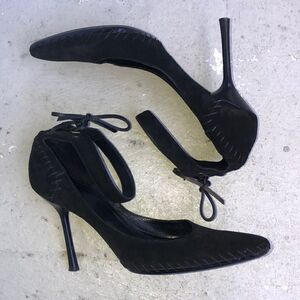 Gucci Black Suede Heels with Bow Detail